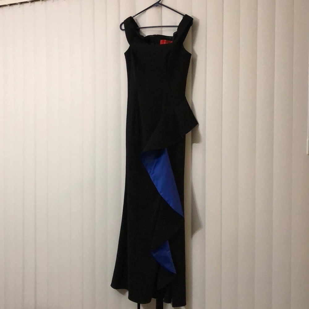 Carmen Marc Valvo dress